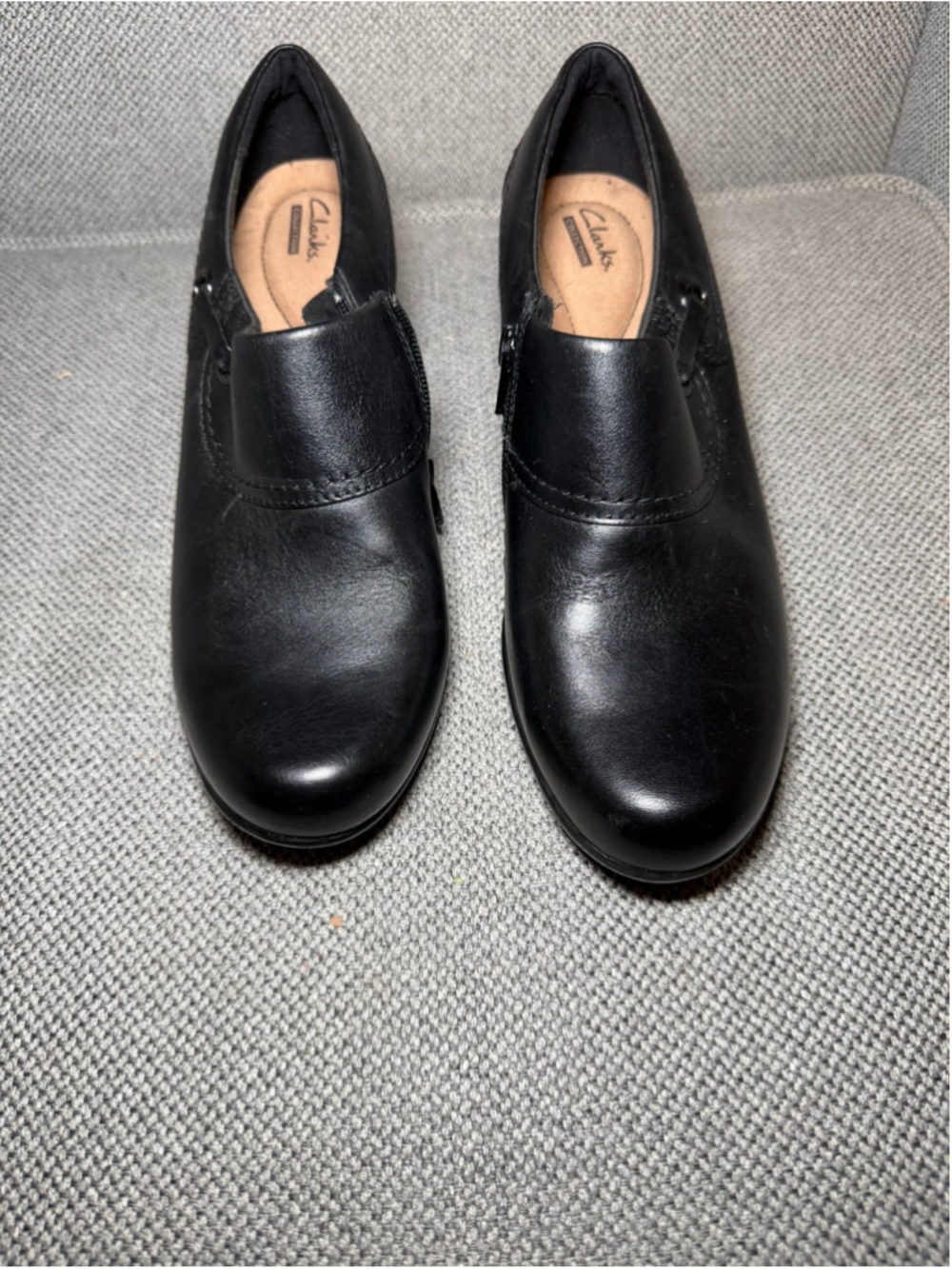 Clarks Genette Danby black slip-on shoes with zipper sz 10